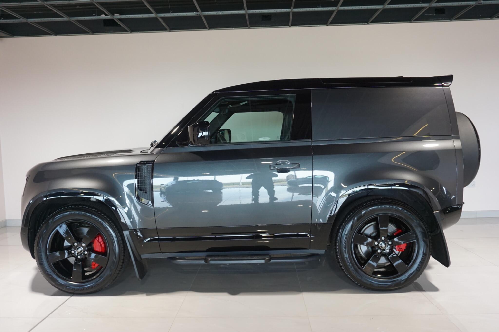 Land Rover Defender 90 3.0 D300 MHEV X-Dynamic HSE Hard Top SUV 3dr Diesel Auto 4WD SWB Euro 6 (s/s) (300 ps)